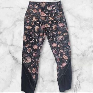 Lululemon Size 4 Floral Wunder Under Scalloped Hem